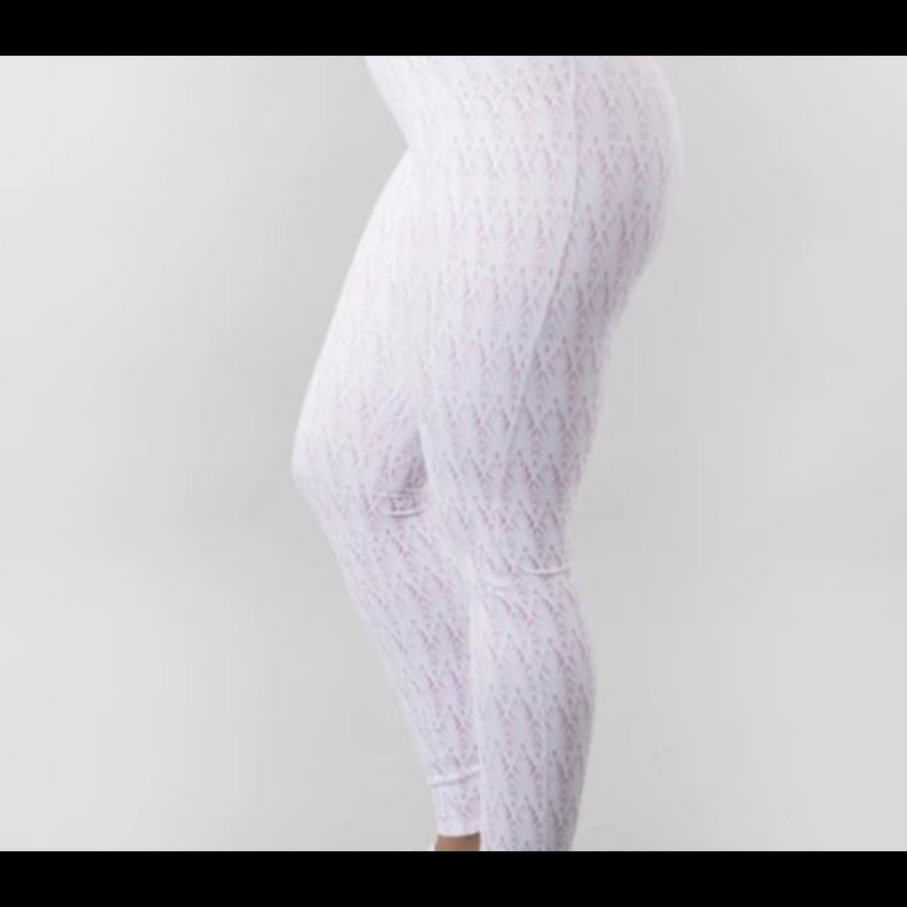 Worn only once Buff Bunny oasis leggings